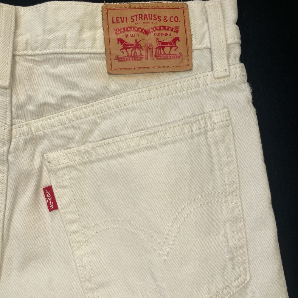 White Denim Levi’s Shorts Size 26 - Picture 8 of 10